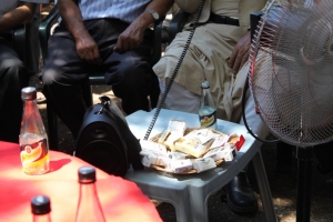 Cigarettes Offered to Sulha Participants